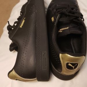 Puma- memory foam black shoes size 8.5